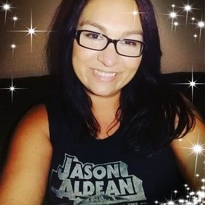 Meet your Posher, Aja